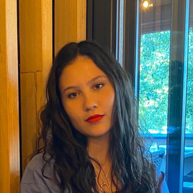 Babysitter in Pouilly-sur-Serre: Anaelle