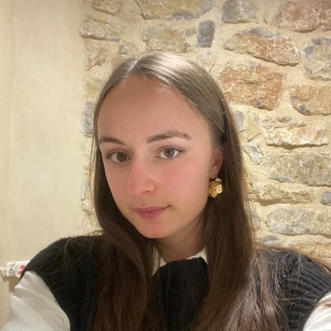 Babysitter in Lyon: Emilie