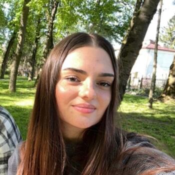 Babysitter in Iași: Delia