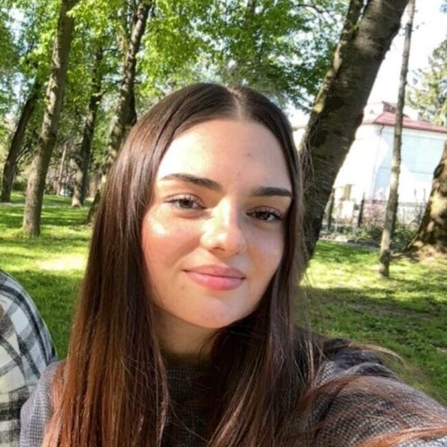 Babysitter in Iași: Delia