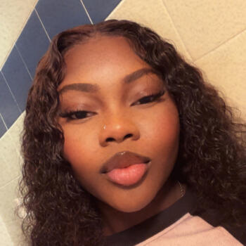 Babysitter in Saint-Ay: Rosy