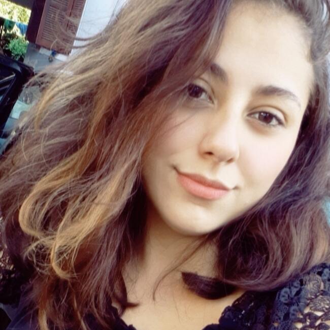 Babysitter in Gravataí: Nicole