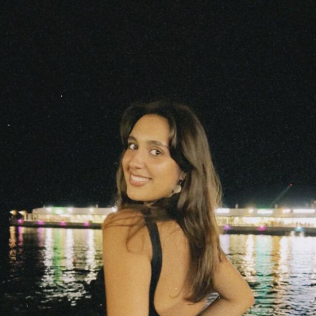 Babysitter in Pico da Pedra: Isabel