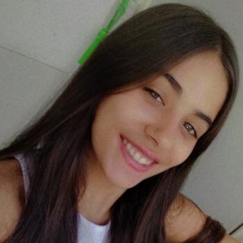 Babysitter em Oeiras: Flávia