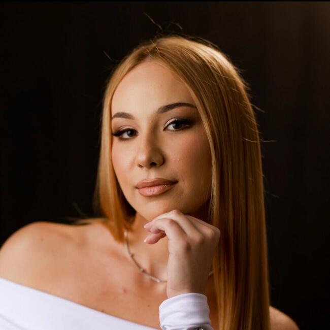 Babysitter in Mladenovo: Anja