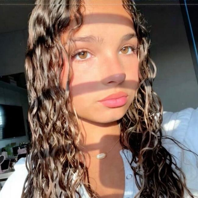 Babysitter in Montreuil: Syrine