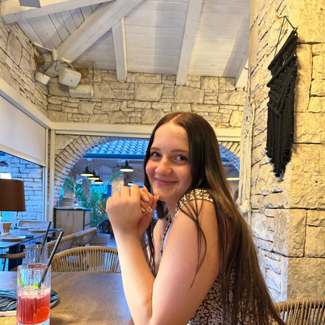 Babysitter in Strass: Simone