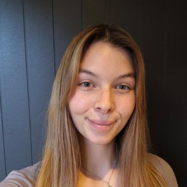 Babysitter in Auckland: Abigail