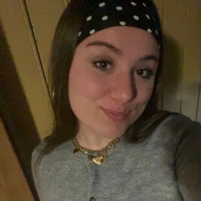 Babysitter in Liège: Flora