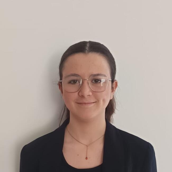 Babysitter in Le Taillan Medoc: Clémence