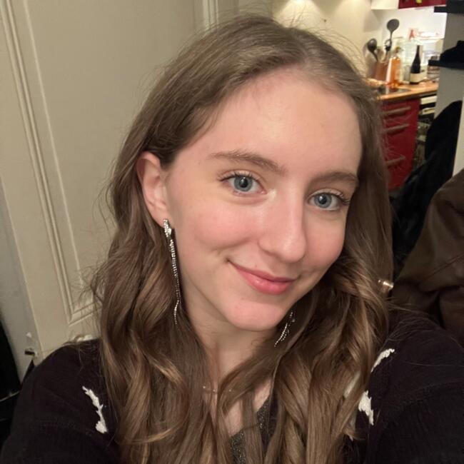 Babysitter in La Garenne-Colombes: Eléonore