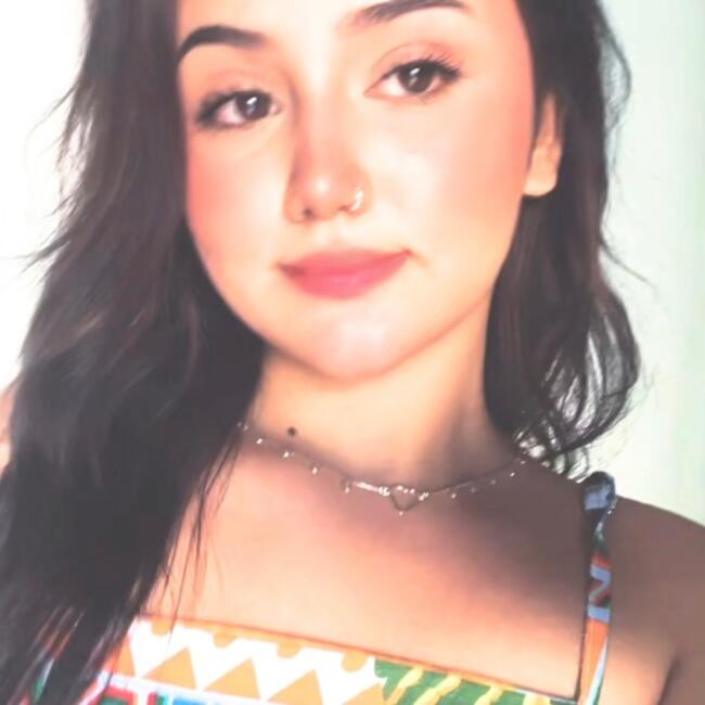 Emprego de babá em Brasília: Larissa