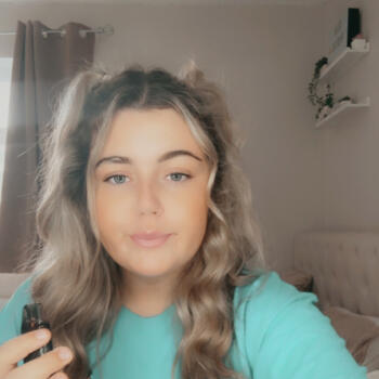 Babysitter in Exeter: Tia