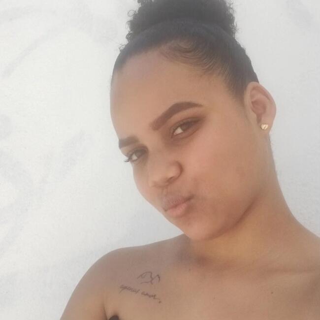 Babysitter in Carcavelos: Yasmim