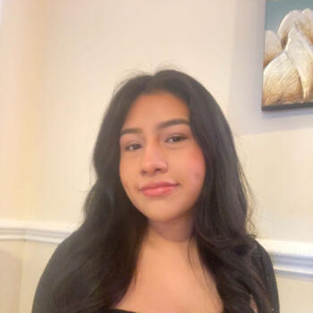 Babysitter in Freehold: Yoselin