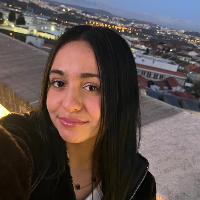 Babysitter em Porto: Mariana