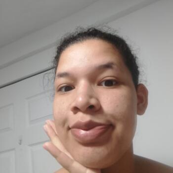 Babysitting job in Lecherías: babysitting job Dessire