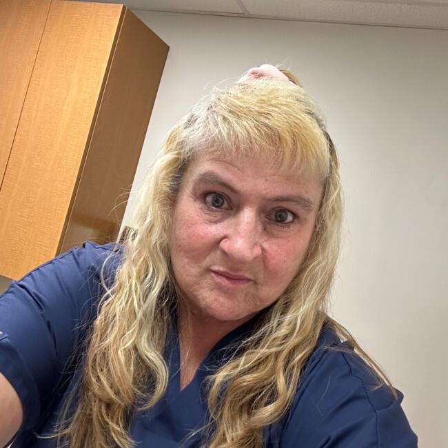 Babysitter in Hamden (Connecticut): Sharon