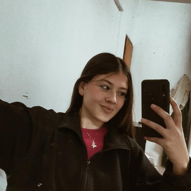 Babysitter in Chimbas: Julieta