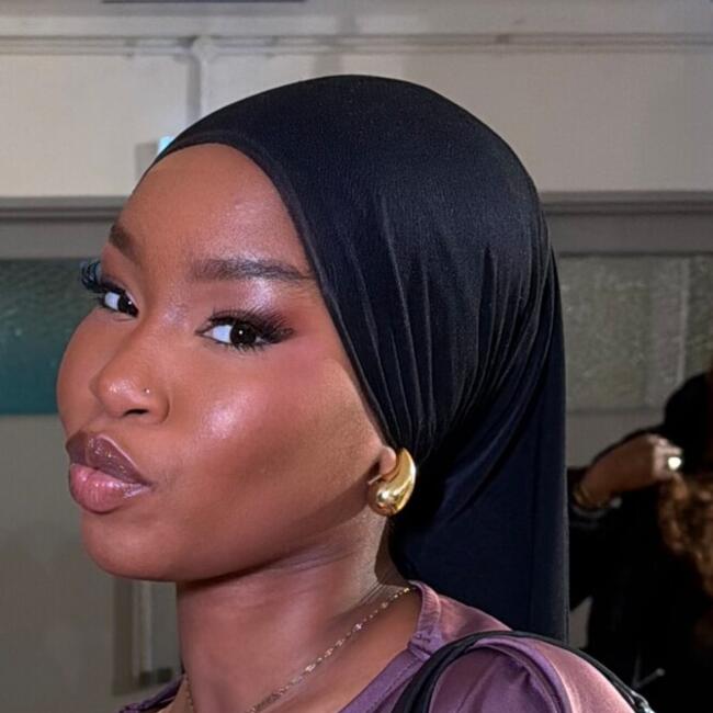 Babysitter in Stains: Mariem