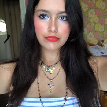 Baby-sitter Saint-Mards: Maya