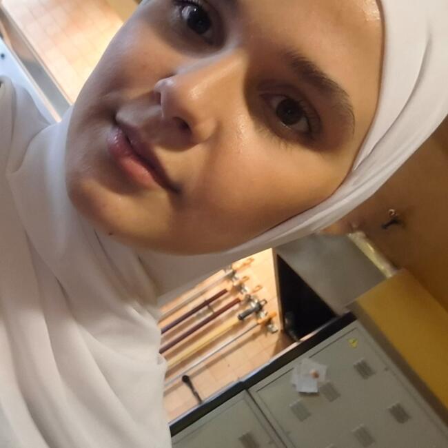 Babysitter in Bordj el Kiffan: Amina