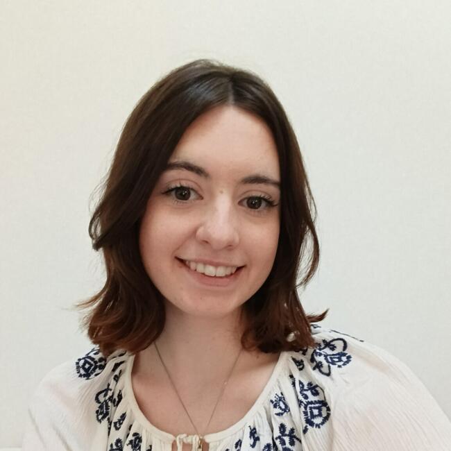 Babysitter in Pau: Coline