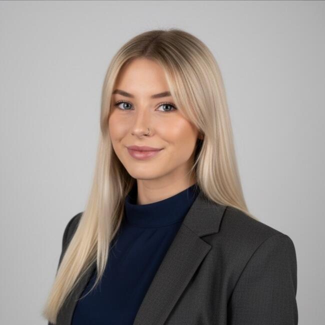 Babysitter in Chiry-Ourscamp: Amandine