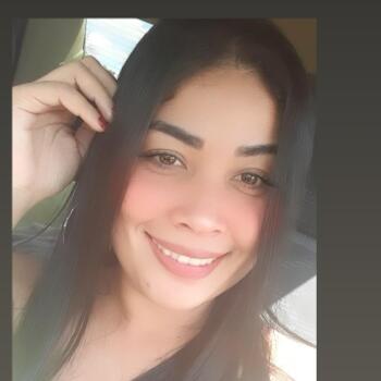 Babá em Brasília: Adrielle
