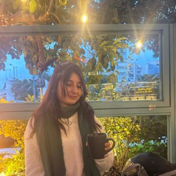 Babysitter in Korydallos: ΕΛΊΝΑ