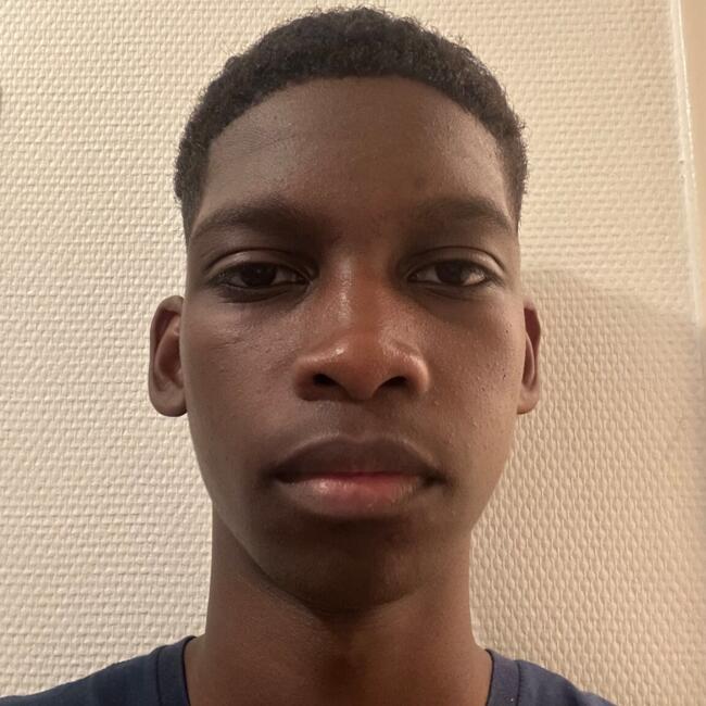 Babysitter in Lyon: Kayssan