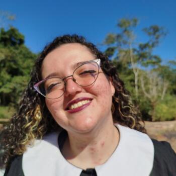 Babysitter Petrópolis: Giulia