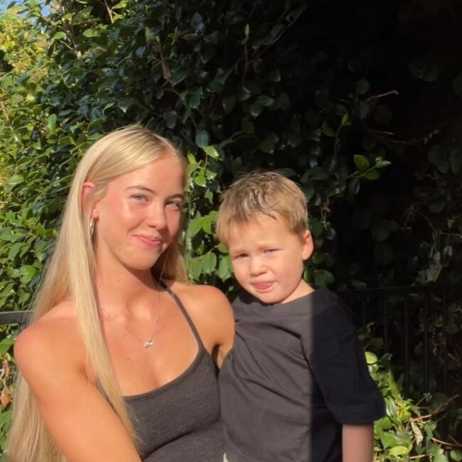 Babysitter in Hamilton: Alex