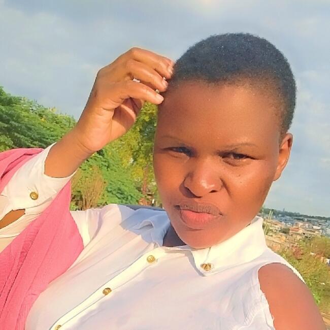 Babysitter in Farmall: Tariro