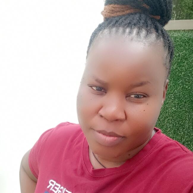 جليسة أطفال في دبي: Nassali violet