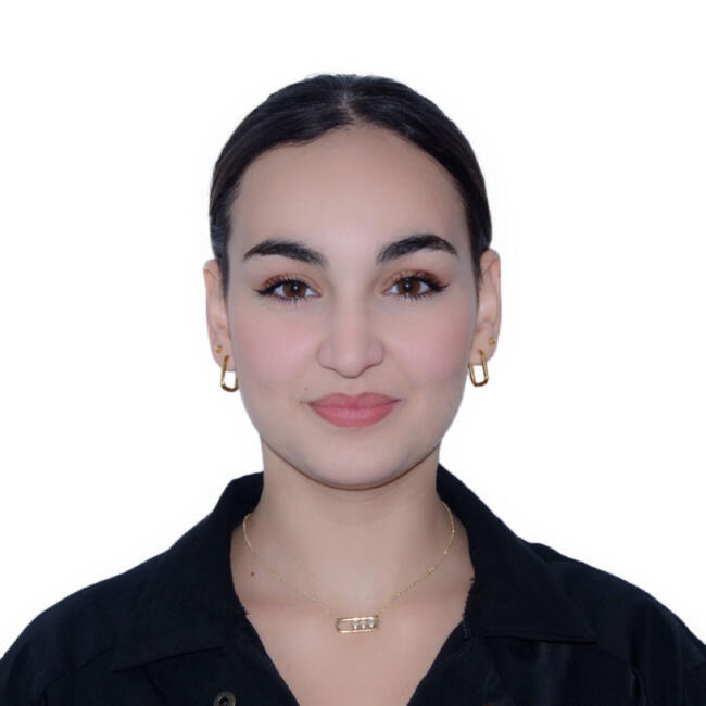 Nounou à Montréal: Yasmine