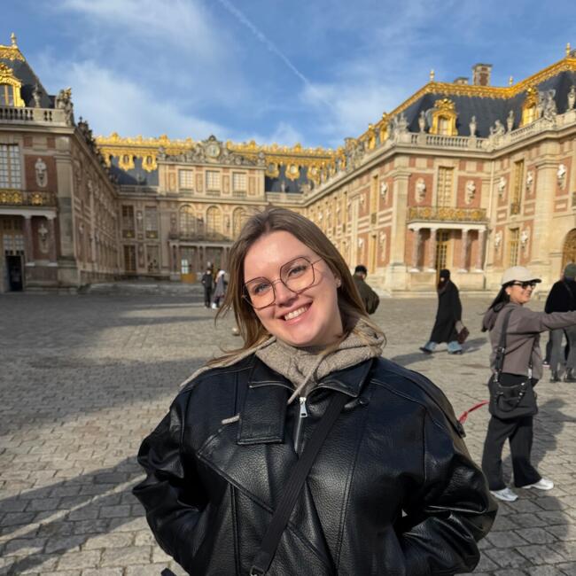 Babysitter in Charleroi: Charlotte