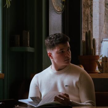 Babysitter Tours: Yanis