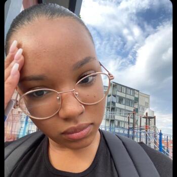 Babysitter in Viry-Châtillon: Dara