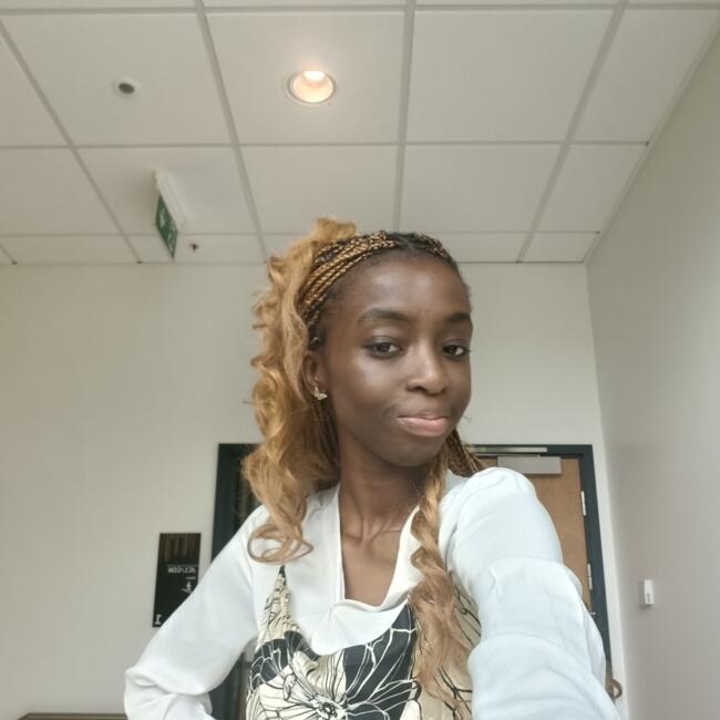 Babysitter in Huddersfield: Linda