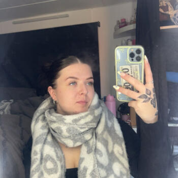 Babysitter in Geelong: Chloe