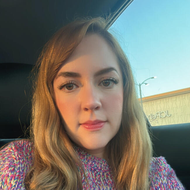 Babysitter in Lakewood (California): Ilian