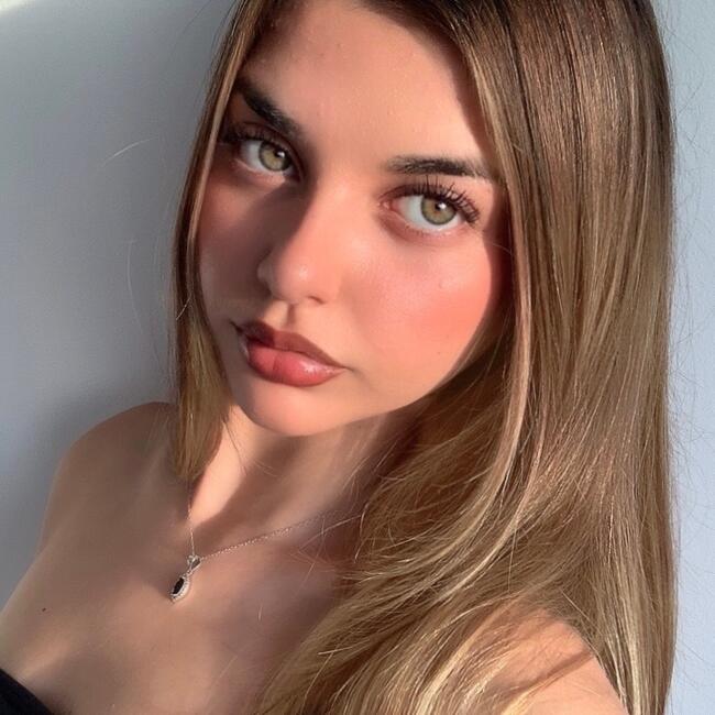 Babysitter in North Bay Village: Melany