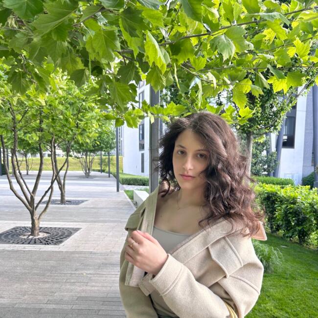 Bebisiterka u Borča: Ilina