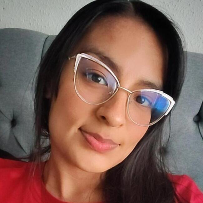 Niñera en Armenia: Carolina