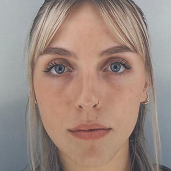 Babysitter in Brest: Léa
