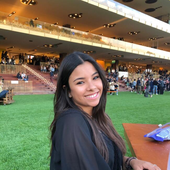 Babysitter in Boulogne-Billancourt: Jade