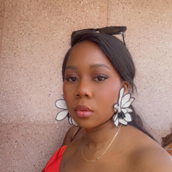 Emploi de nounous à Calgary: job de garde d'enfants Emmanuella