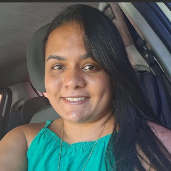 Babysitter in São Pedro da Aldeia: Sarah