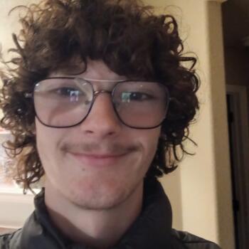 Babysitter in Centerton: Ian